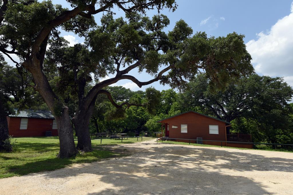 River Bluff Cabins Rio Frio Exterior foto