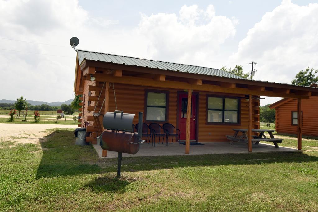 River Bluff Cabins Rio Frio Exterior foto