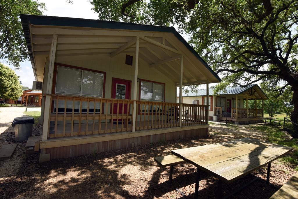 River Bluff Cabins Rio Frio Exterior foto